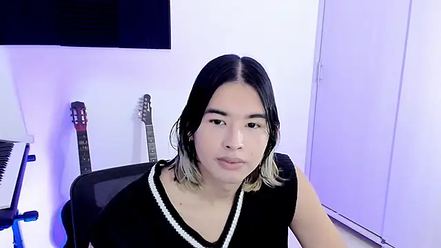 Snapshot of JordiWilld chatting on October 18, 4:37 am JordiWilld online show from October 18, 4:37 am