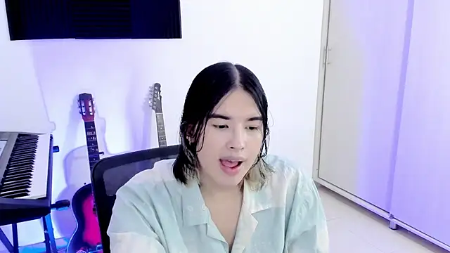 Snapshot of JordiWilld chatting on October 25, 12:29 am JordiWilld online show from October 25, 12:29 am