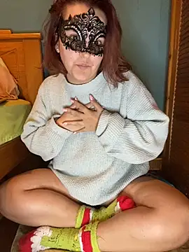 lexxie tuga online show from February 4, 11:59 pm