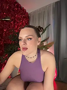 Snapshot of Mary_lost chatting on May 17, 7:32 pm Mary lost online show from May 17, 7:32 pm