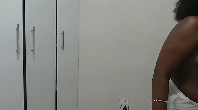 Spicey-CheekssX online show from January 27, 8:39 pm