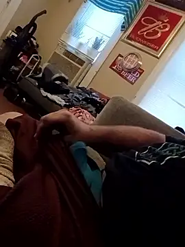 Rcraigue4 online show from October 30, 8:31 pm