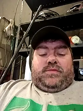 Rcraigue4 online show from November 8, 9:46 pm