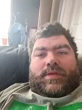 Rcraigue4 online show from November 14, 3:44 pm