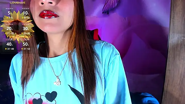 emili clark online show from November 20, 4:12 am