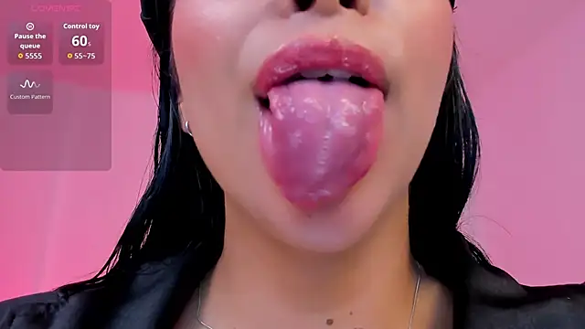 sophierooy22 online show from November 18, 5:17 pm