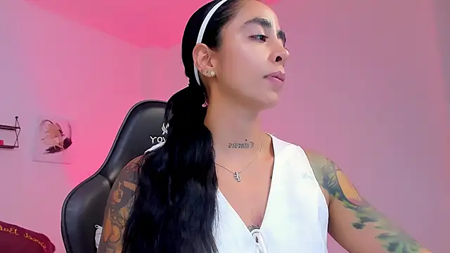 sophierooy22 online show from March 8, 4:05 am