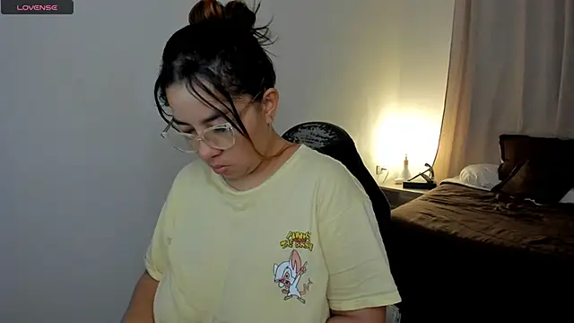 brithany olson25 online show from November 30, 1:37 pm