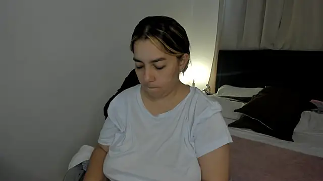 brithany olson25 online show from February 15, 5:20 pm