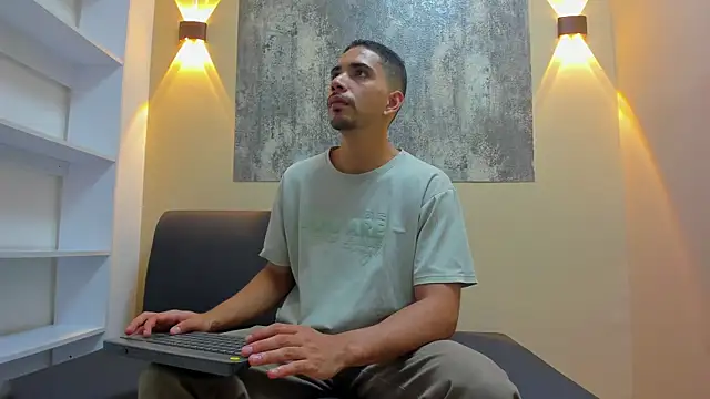 Snapshot of RYAN_PATERSON chatting on November 10, 1:32 pm RYAN PATERSON online show from November 10, 1:32 pm