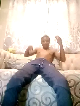 Snapshot of Slendaboy01 chatting on October 2, 10:39 pm Slendaboy01 online show from October 2, 10:39 pm