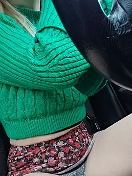 SweetyNinaOff1 online show from March 11, 8:42 am