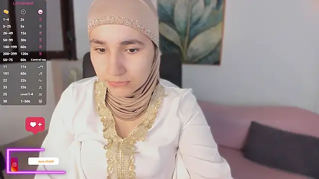 Snapshot of Ayha_khalaf chatting on October 8, 1:03 am Ayha khalaf online show from October 8, 1:03 am