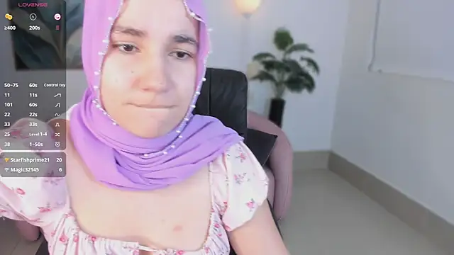 Snapshot of Ayha_khalaf chatting on October 10, 1:15 am Ayha khalaf online show from October 10, 1:15 am