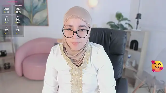 Snapshot of Ayha_khalaf chatting on October 14, 1:06 am Ayha khalaf online show from October 14, 1:06 am