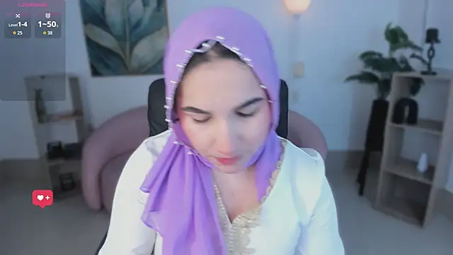 Snapshot of Ayha_khalaf chatting on October 29, 1:19 am Ayha khalaf online show from October 29, 1:19 am