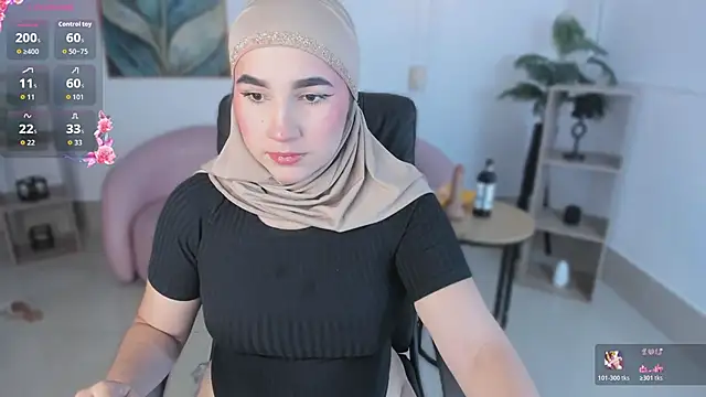 Snapshot of Ayha_khalaf chatting on November 18, 1:33 am Ayha khalaf online show from November 18, 1:33 am