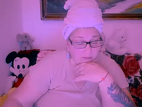 mayamayx online show from November 10, 8:08 pm