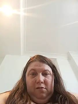 Snapshot of HotHornyEmmaX chatting on June 25, 11:26 am HotHornyEmmaX online show from June 25, 11:26 am