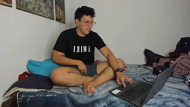 Snapshot of Amon__ashford chatting on March 22, 7:47 am Amon ashford online show from March 22, 7:47 am