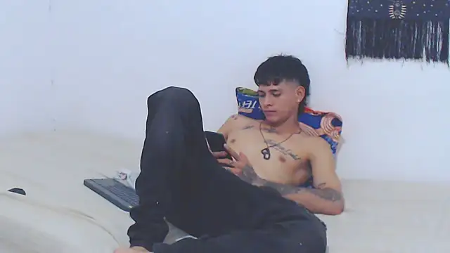 lu nastyboy18 online show from September 21, 10:44 pm
