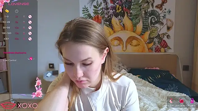 Snapshot of DianaShermy chatting on December 16, 10:09 am DianaShermy online show from December 16, 10:09 am