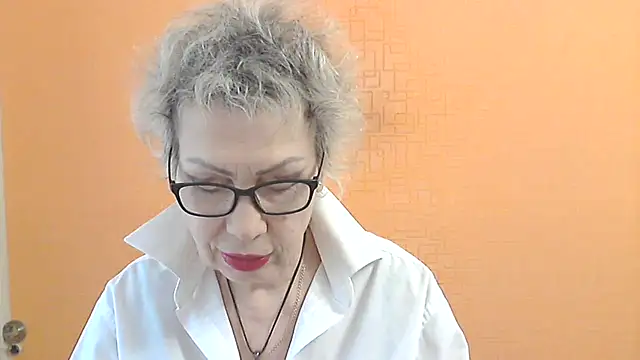 NessyJenixs online show from March 18, 7:55 am