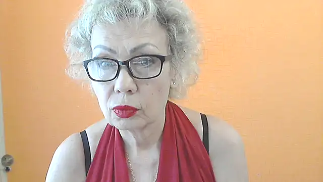 Snapshot of NessyJenixs chatting on June 21, 7:00 am NessyJenixs online show from June 21, 7:00 am