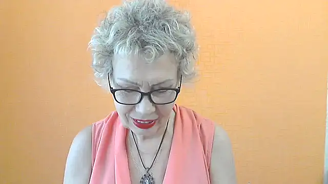 Snapshot of NessyJenixs chatting on July 1, 7:21 am NessyJenixs online show from July 1, 7:21 am