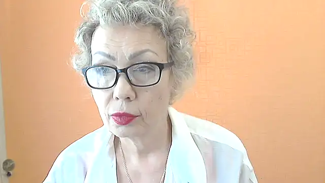 Snapshot of NessyJenixs chatting on July 11, 7:11 am NessyJenixs online show from July 11, 7:11 am