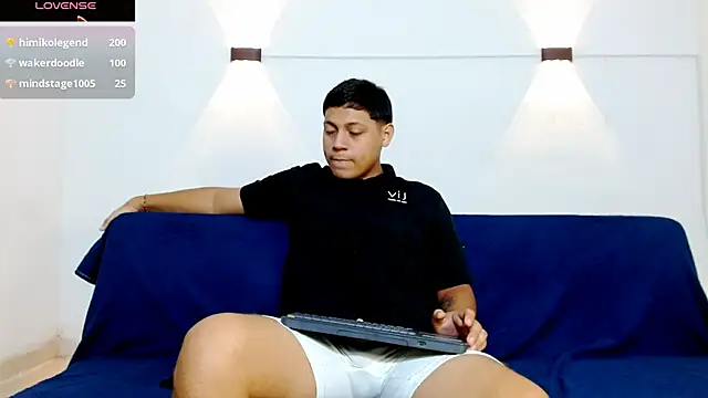 Tylerdrdn online show from November 2, 8:00 pm