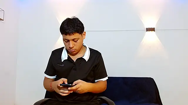 Tylerdrdn online show from November 7, 9:37 pm