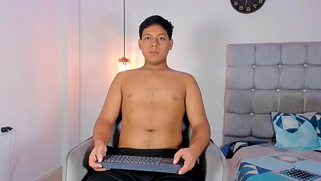 Tylerdrdn online show from November 11, 4:12 am