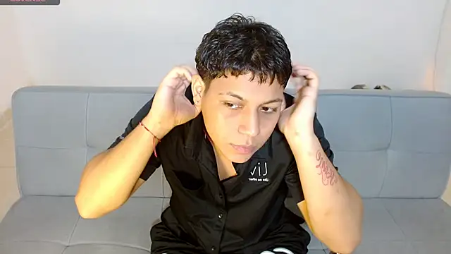 Tylerdrdn online show from November 30, 4:33 pm