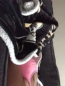 Snapshot of theprettysoles chatting on July 13, 10:45 pm theprettysoles online show from July 13, 10:45 pm