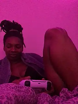 Snapshot of theprettysoles chatting on July 31, 1:38 am theprettysoles online show from July 31, 1:38 am