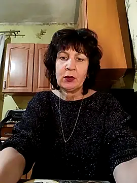 Laura Kiss online show from March 8, 4:50 pm