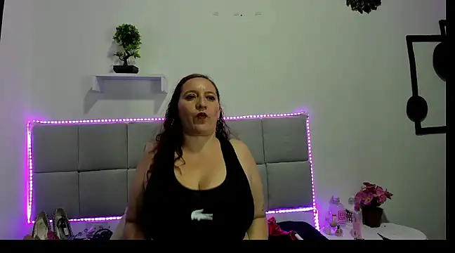 Madisson Housse online show from March 15, 8:26 am