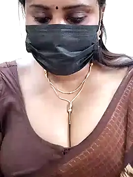 Queenflowerr online show from January 27, 10:06 pm