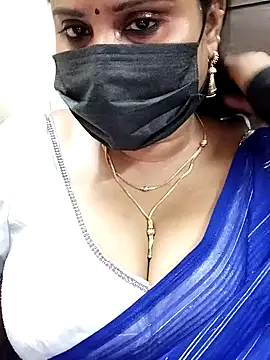 Queenflowerr online show from January 29, 8:51 am