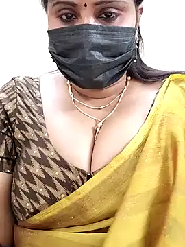 Queenflowerr online show from January 29, 3:04 pm