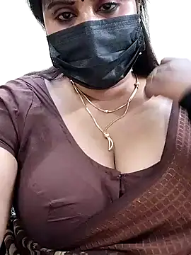 Queenflowerr online show from January 31, 10:42 pm