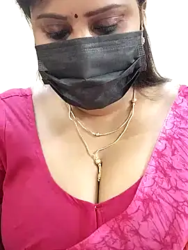 Queenflowerr online show from February 8, 4:03 am