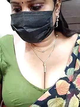 Queenflowerr online show from February 10, 5:25 am