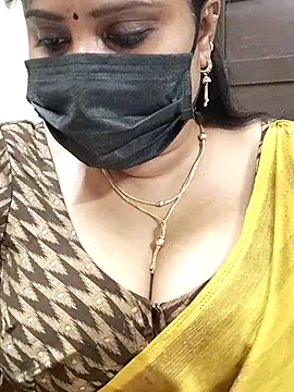 Queenflowerr online show from February 17, 10:18 am