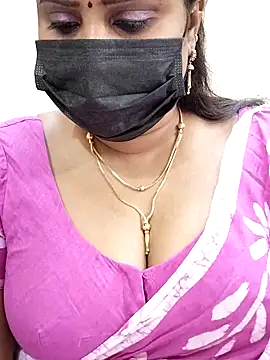 Queenflowerr online show from February 20, 8:47 pm