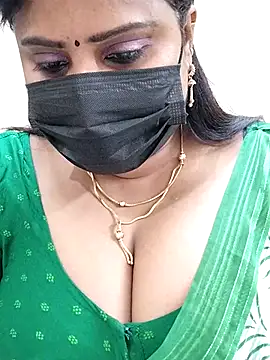 Queenflowerr online show from February 23, 4:24 pm