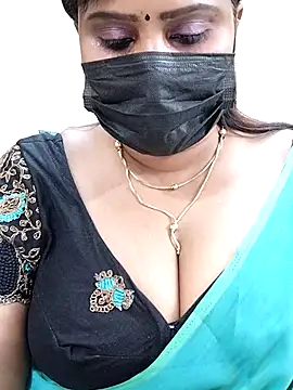 Queenflowerr online show from March 3, 2:26 pm