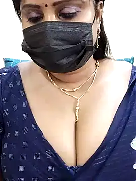 Queenflowerr online show from March 4, 5:00 am