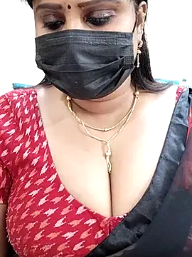 Queenflowerr online show from March 4, 3:37 pm